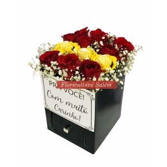 Caixa Rosas c/ Ferrero Rocher Carinho