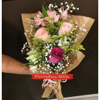 Ramalhete Tons cor de rosa e astromelias