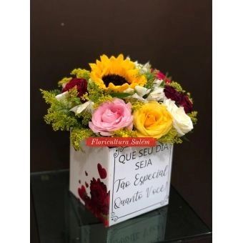 Caixa Flores Tão Especial Quanto Você