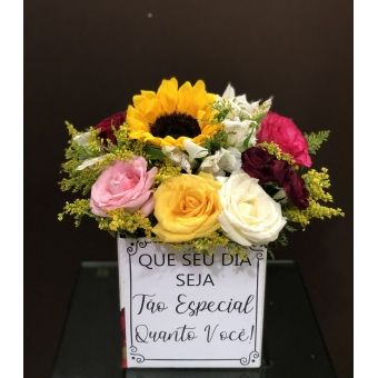 Caixa Flores Tão Especial Quanto Você