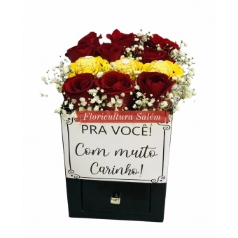 Caixa Rosas c/ Ferrero Rocher Carinho